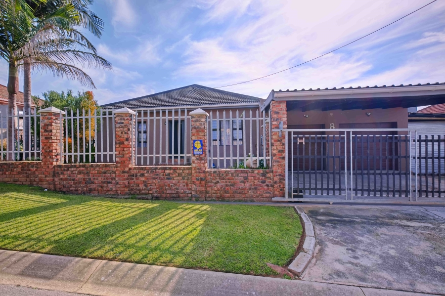 3 Bedroom Property for Sale in Heuwelkruin Eastern Cape